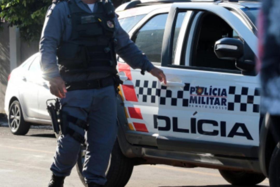 Suspeito armado reage a cumprimento de mandado e acaba preso 