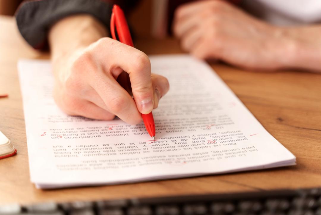 Estudantes da rede estadual poderão receber até R$ 5 mil por nota alta na redação do ENEM 2025