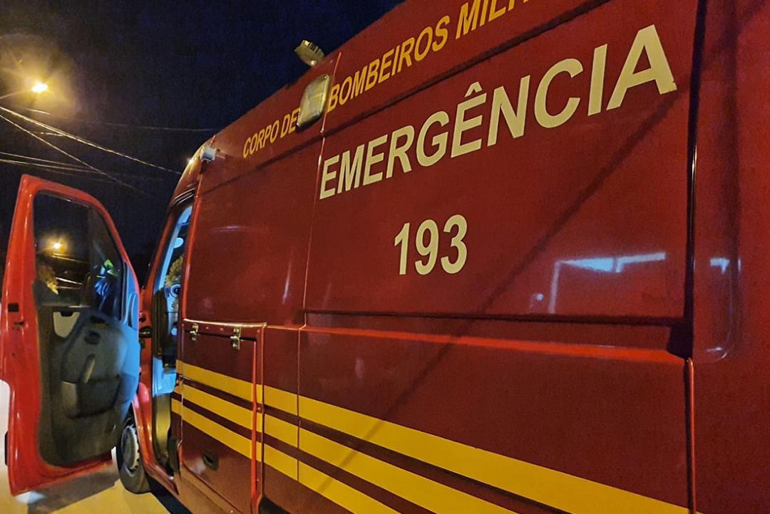 Motociclista fica ferida após acidente e motorista foge sem prestar socorro