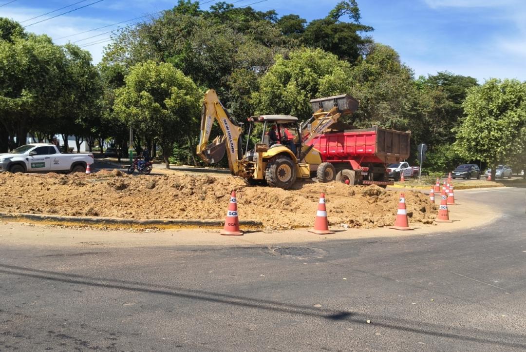 Prefeitura de Sinop inicia obras para implantação de semáforo e orienta motoristas a redobrarem atenção no trânsito