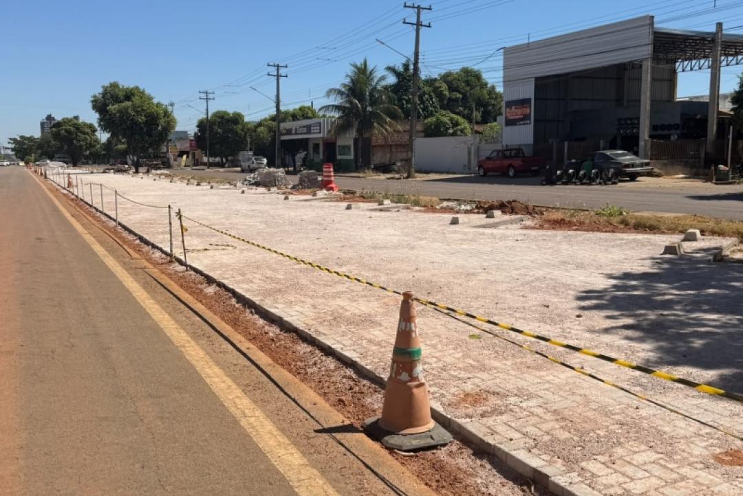 Prefeitura de Sinop amplia vagas de estacionamento e reforça mobilidade na Avenida Joaquim Socreppa