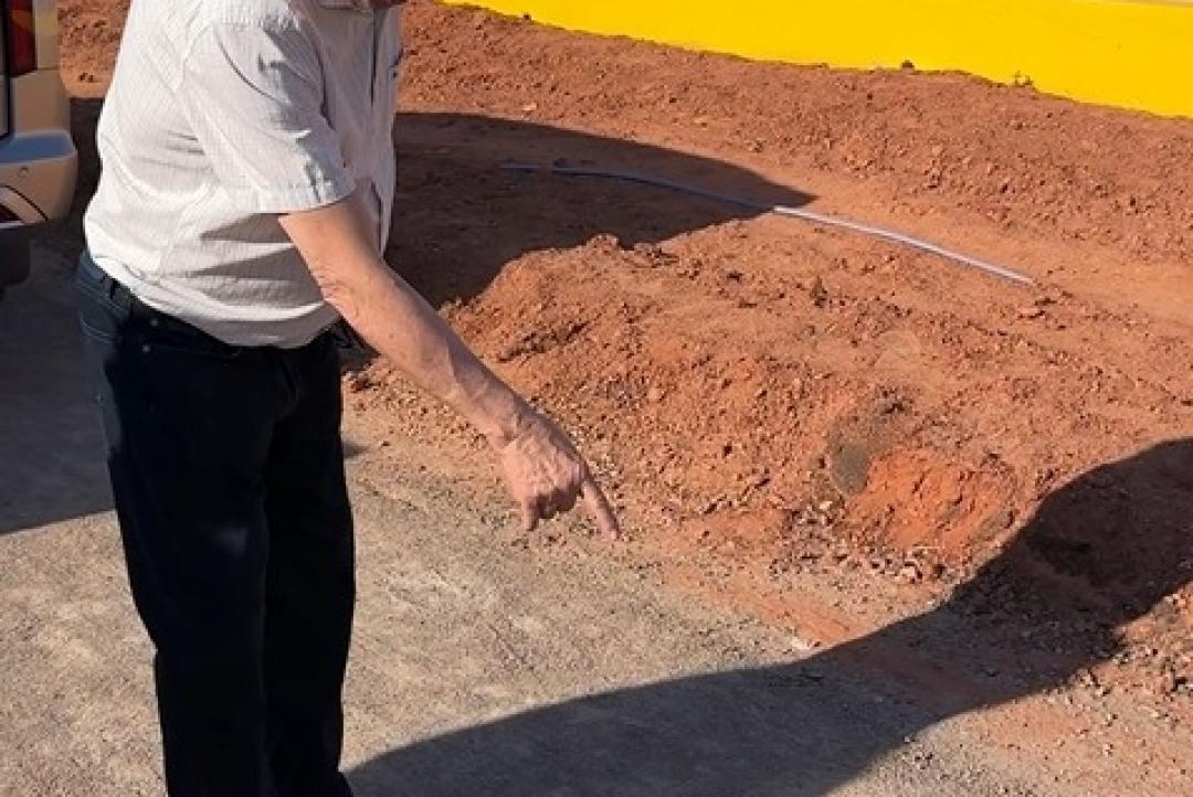 Prefeitura de Sinop determina que empresa refaça obra de asfalto da rua Alberto Baranjak